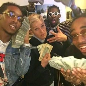 Meet your Posher, Larissa